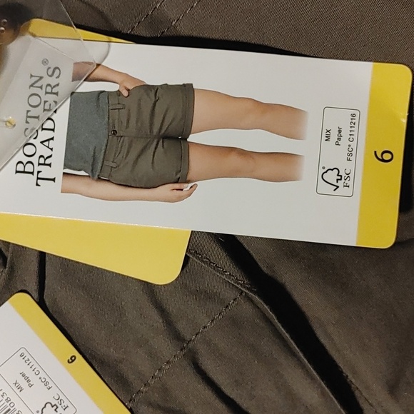 NWT Boston Traders Ladies’ Rolled Hem Bermuda Short Pockets Brown - Picture 9 of 12